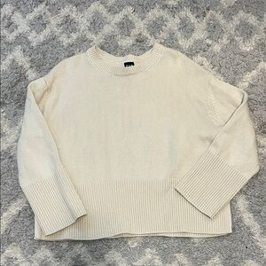 Gap sweater